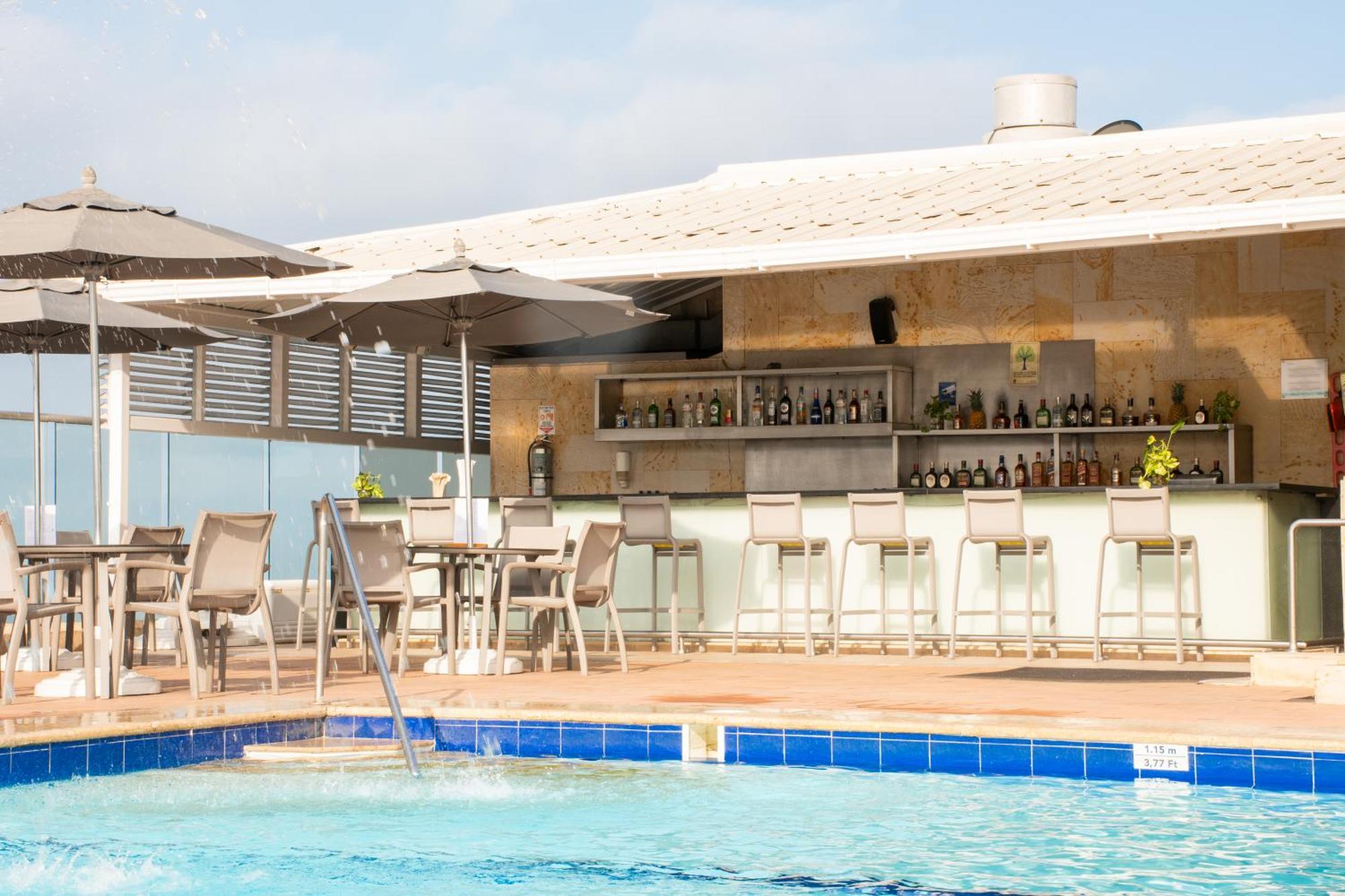 Hotel Capilla Del Mar Kartagena Zewnętrze zdjęcie The rooftop pool at the Hilton Tel Aviv